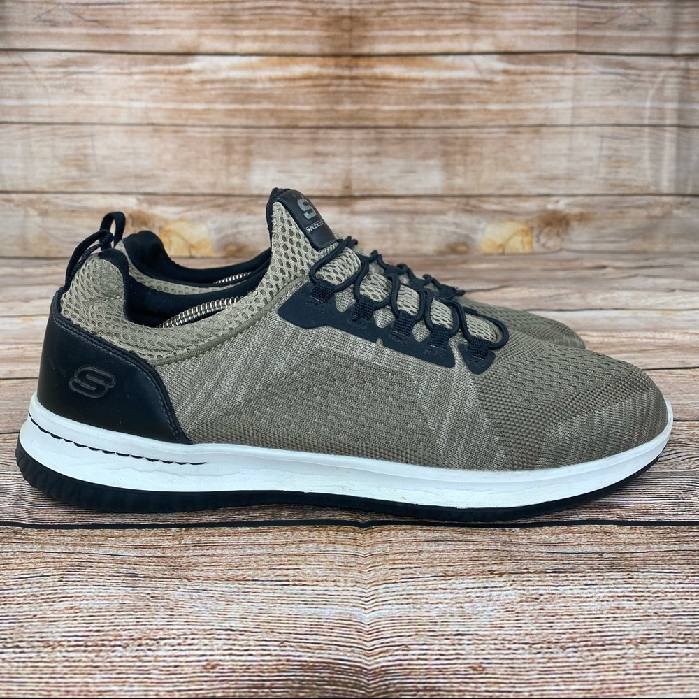 Skechers Relaxed Deleon Brewton Men Size 11 Athletic Shoes w/  Memory Foam